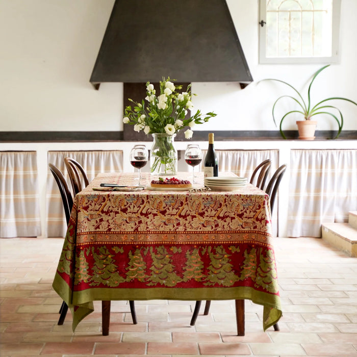 Noel Red/Green Tablecloth 71x106