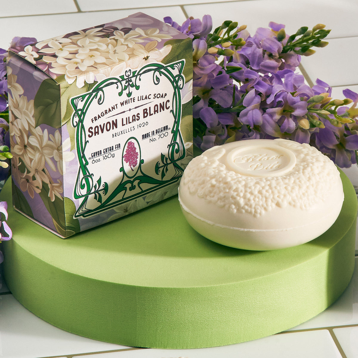 Savon lilas blanc main image 0